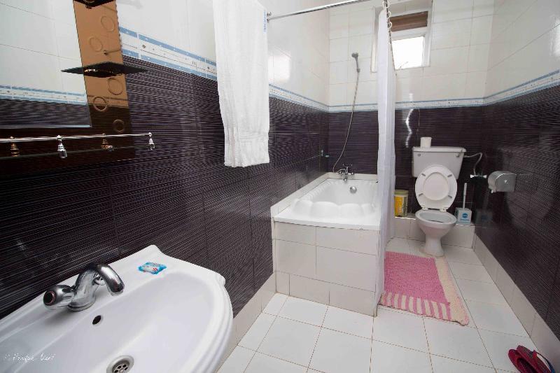 Innophine Hotel 790 엔테베 외부 사진
